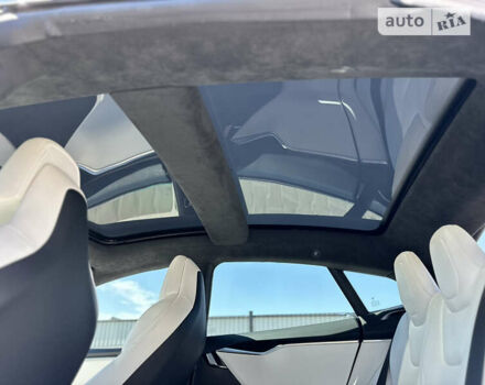 Белый Тесла Модель С, объемом двигателя 0 л и пробегом 77 тыс. км за 26300 $, фото 12 на Automoto.ua
