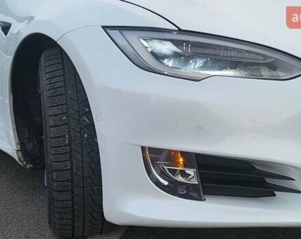Тесла Модель С 2018 в Киеве на Automoto.ua Белый Тесла Модель С, объемом двигателя 0 л и пробегом 88 тыс. км за 21500 $, фото 5 на Automoto.ua