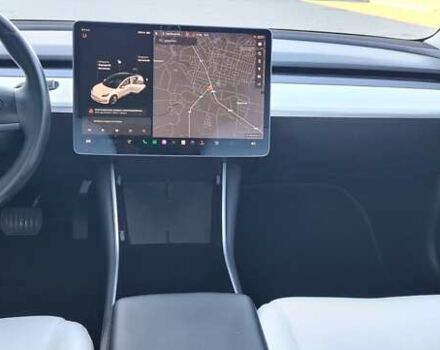 Тесла Модель С 2018 у Нововолинськ на Automoto.ua Білий Тесла Модель С, об'ємом двигуна 0 л та пробігом 118 тис. км за 14950 $, фото 5 на Automoto.ua