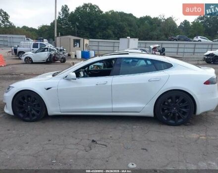 Білий Тесла Модель С, об'ємом двигуна 0 л та пробігом 64 тис. км за 7500 $, фото 4 на Automoto.ua