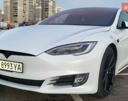 Тесла Модель С 2018 в Киеве на Automoto.ua Белый Тесла Модель С, объемом двигателя 0 л и пробегом 88 тыс. км за 21500 $, фото 9 на Automoto.ua