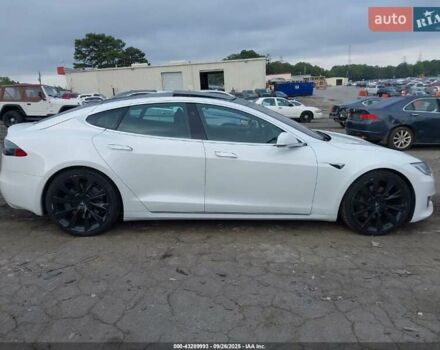 Білий Тесла Модель С, об'ємом двигуна 0 л та пробігом 64 тис. км за 7500 $, фото 5 на Automoto.ua