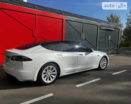 Белый Тесла Модель С, объемом двигателя 0 л и пробегом 108 тыс. км за 22500 $, фото 4 на Automoto.ua
