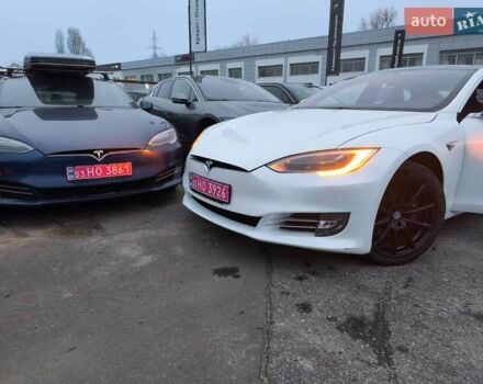 Белый Тесла Модель С, объемом двигателя 0 л и пробегом 178 тыс. км за 22999 $, фото 26 на Automoto.ua