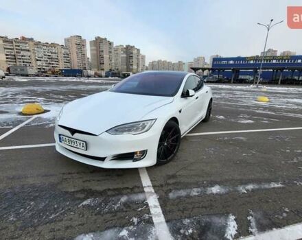 Тесла Модель С 2018 в Киеве на Automoto.ua Белый Тесла Модель С, объемом двигателя 0 л и пробегом 88 тыс. км за 21500 $, фото 3 на Automoto.ua