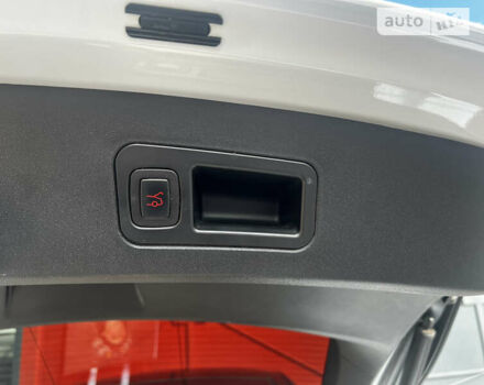 Белый Тесла Модель С, объемом двигателя 0 л и пробегом 108 тыс. км за 22500 $, фото 26 на Automoto.ua