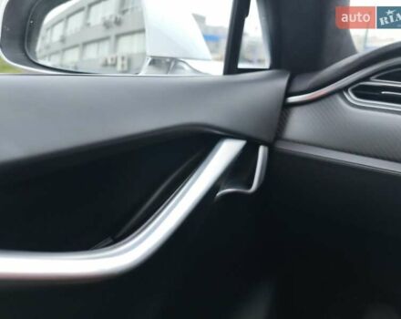 Белый Тесла Модель С, объемом двигателя 0 л и пробегом 178 тыс. км за 22999 $, фото 64 на Automoto.ua