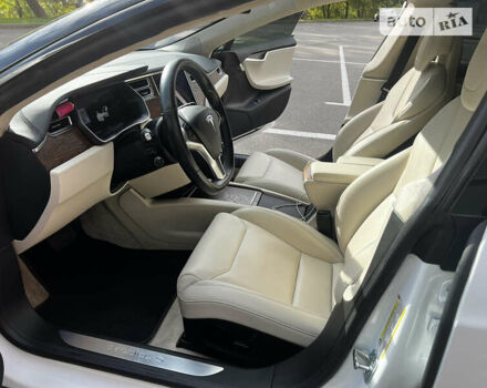 Белый Тесла Модель С, объемом двигателя 0 л и пробегом 108 тыс. км за 22500 $, фото 15 на Automoto.ua