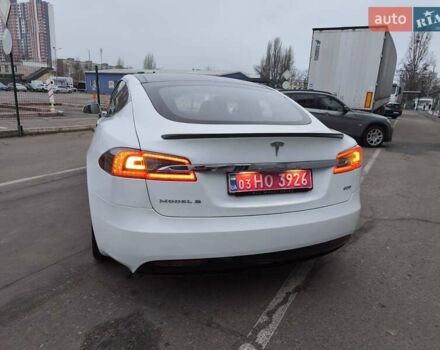 Белый Тесла Модель С, объемом двигателя 0 л и пробегом 178 тыс. км за 22999 $, фото 5 на Automoto.ua