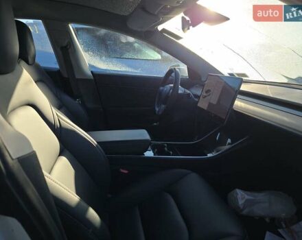 Тесла Модель С 2018 у Тернополі на Automoto.ua Білий Тесла Модель С, об'ємом двигуна 0 л та пробігом 72 тис. км за 19000 $, фото 7 на Automoto.ua