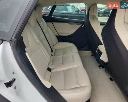 Білий Тесла Модель С, об'ємом двигуна 0 л та пробігом 107 тис. км за 7400 $, фото 9 на Automoto.ua