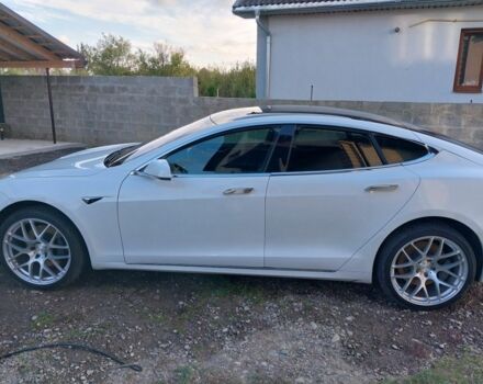 Белый Тесла Модель С, объемом двигателя 0 л и пробегом 160 тыс. км за 19999 $, фото 1 на Automoto.ua