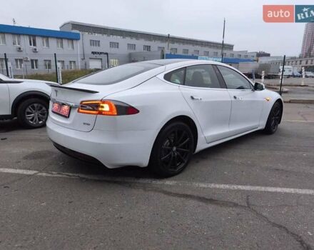 Белый Тесла Модель С, объемом двигателя 0 л и пробегом 178 тыс. км за 22999 $, фото 9 на Automoto.ua