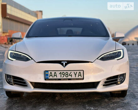 Белый Тесла Модель С, объемом двигателя 0 л и пробегом 122 тыс. км за 24300 $, фото 46 на Automoto.ua