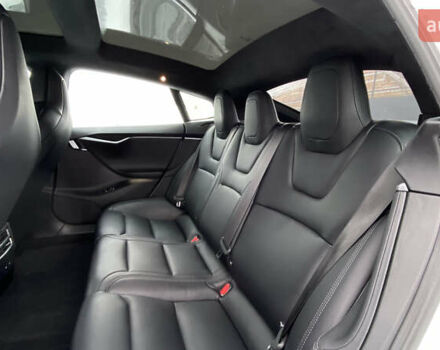 Белый Тесла Модель С, объемом двигателя 0 л и пробегом 183 тыс. км за 18300 $, фото 50 на Automoto.ua