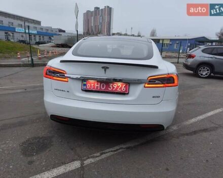 Белый Тесла Модель С, объемом двигателя 0 л и пробегом 178 тыс. км за 22999 $, фото 6 на Automoto.ua