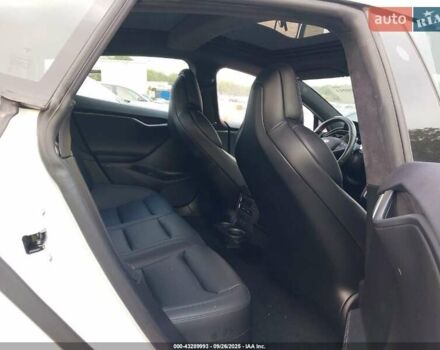 Білий Тесла Модель С, об'ємом двигуна 0 л та пробігом 64 тис. км за 7500 $, фото 9 на Automoto.ua