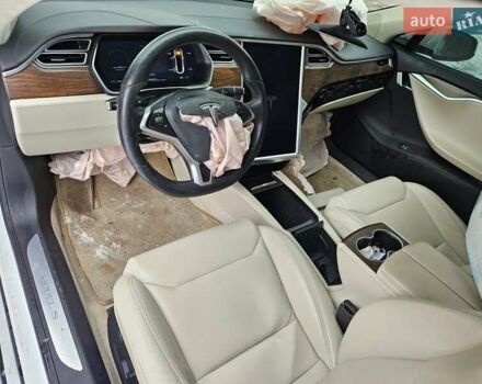Белый Тесла Модель С, объемом двигателя 0 л и пробегом 107 тыс. км за 14500 $, фото 25 на Automoto.ua