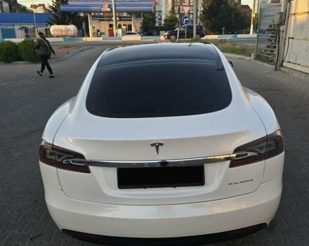 Белый Тесла Модель С, объемом двигателя 0 л и пробегом 76 тыс. км за 30200 $, фото 6 на Automoto.ua