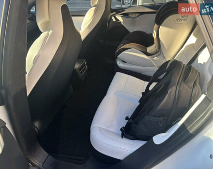 Белый Тесла Модель С, объемом двигателя 0 л и пробегом 85 тыс. км за 29500 $, фото 25 на Automoto.ua