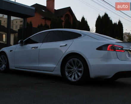 Білий Тесла Модель С, об'ємом двигуна 0 л та пробігом 118 тис. км за 29700 $, фото 4 на Automoto.ua