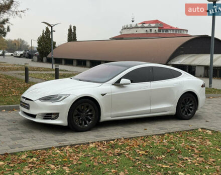 Білий Тесла Модель С, об'ємом двигуна 0 л та пробігом 52 тис. км за 27800 $, фото 15 на Automoto.ua