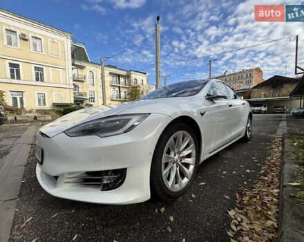 Белый Тесла Модель С, объемом двигателя 0 л и пробегом 85 тыс. км за 29500 $, фото 16 на Automoto.ua
