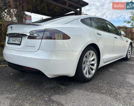 Белый Тесла Модель С, объемом двигателя 0 л и пробегом 85 тыс. км за 29500 $, фото 5 на Automoto.ua
