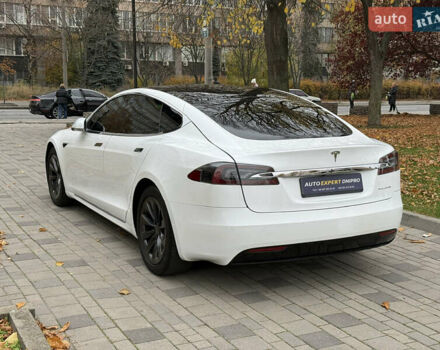 Білий Тесла Модель С, об'ємом двигуна 0 л та пробігом 52 тис. км за 27800 $, фото 10 на Automoto.ua
