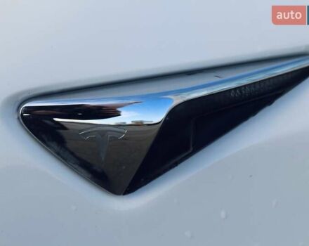 Белый Тесла Модель С, объемом двигателя 0 л и пробегом 117 тыс. км за 29700 $, фото 15 на Automoto.ua