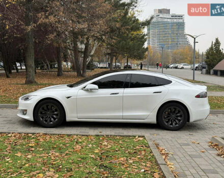 Білий Тесла Модель С, об'ємом двигуна 0 л та пробігом 52 тис. км за 27800 $, фото 14 на Automoto.ua