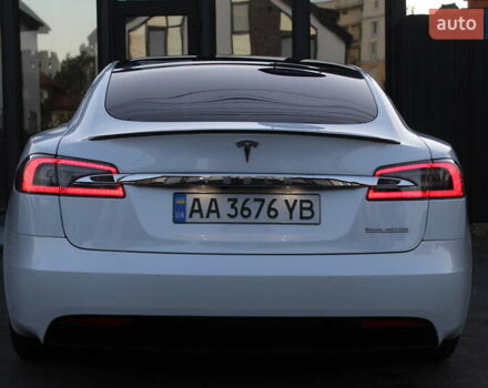 Білий Тесла Модель С, об'ємом двигуна 0 л та пробігом 118 тис. км за 29700 $, фото 12 на Automoto.ua