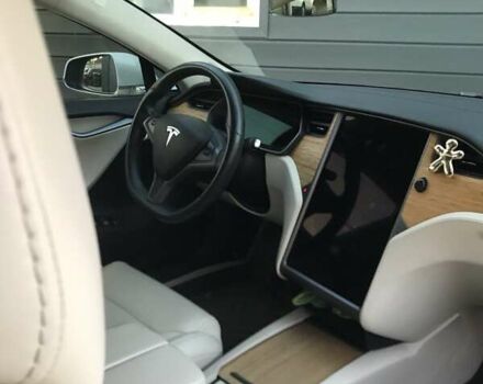 Белый Тесла Модель С, объемом двигателя 0 л и пробегом 55 тыс. км за 25000 $, фото 17 на Automoto.ua