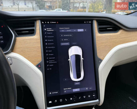 Білий Тесла Модель С, об'ємом двигуна 0 л та пробігом 52 тис. км за 27800 $, фото 35 на Automoto.ua