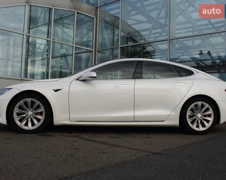 Белый Тесла Модель С, объемом двигателя 0 л и пробегом 117 тыс. км за 29700 $, фото 5 на Automoto.ua