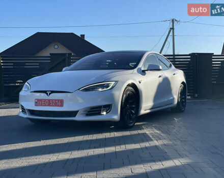 Белый Тесла Модель С, объемом двигателя 0 л и пробегом 135 тыс. км за 28300 $, фото 28 на Automoto.ua