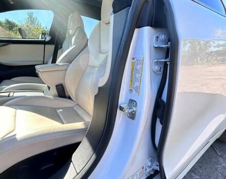 Белый Тесла Модель С, объемом двигателя 0 л и пробегом 30 тыс. км за 46000 $, фото 15 на Automoto.ua