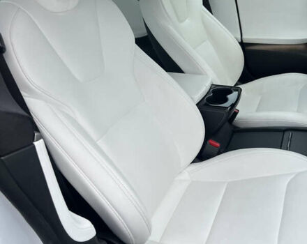 Белый Тесла Модель С, объемом двигателя 0 л и пробегом 149 тыс. км за 24900 $, фото 24 на Automoto.ua