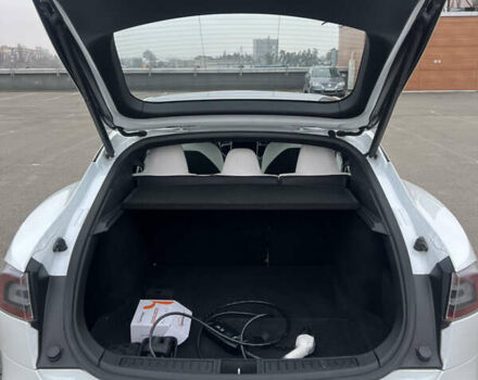 Белый Тесла Модель С, объемом двигателя 0 л и пробегом 149 тыс. км за 24900 $, фото 20 на Automoto.ua