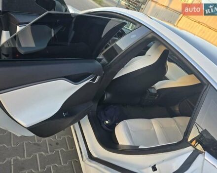 Белый Тесла Модель С, объемом двигателя 0 л и пробегом 76 тыс. км за 30200 $, фото 1 на Automoto.ua