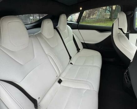 Белый Тесла Модель С, объемом двигателя 0 л и пробегом 219 тыс. км за 24900 $, фото 6 на Automoto.ua