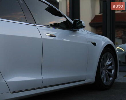 Білий Тесла Модель С, об'ємом двигуна 0 л та пробігом 118 тис. км за 29700 $, фото 10 на Automoto.ua