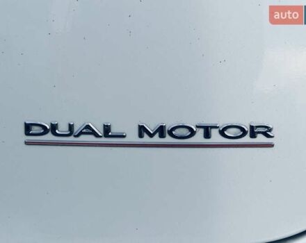 Белый Тесла Модель С, объемом двигателя 0 л и пробегом 117 тыс. км за 29700 $, фото 23 на Automoto.ua