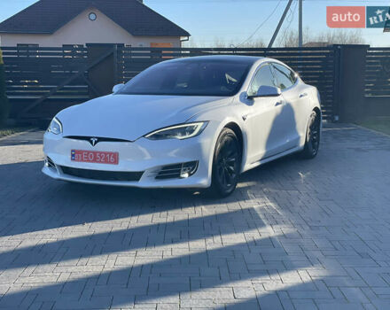 Белый Тесла Модель С, объемом двигателя 0 л и пробегом 135 тыс. км за 28300 $, фото 27 на Automoto.ua