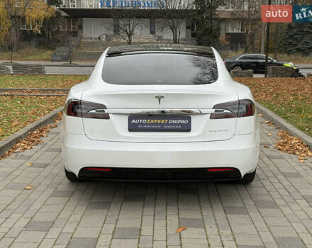 Білий Тесла Модель С, об'ємом двигуна 0 л та пробігом 52 тис. км за 27800 $, фото 9 на Automoto.ua