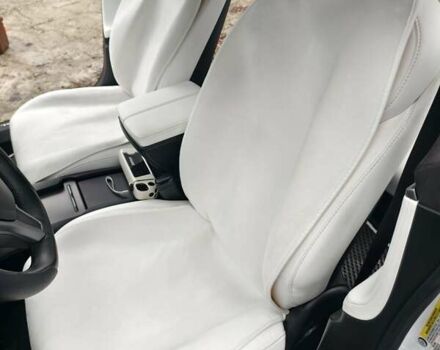 Білий Тесла Модель С, об'ємом двигуна 0 л та пробігом 39 тис. км за 34999 $, фото 18 на Automoto.ua