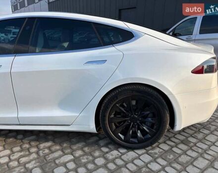 Белый Тесла Модель С, объемом двигателя 0 л и пробегом 121 тыс. км за 29990 $, фото 5 на Automoto.ua