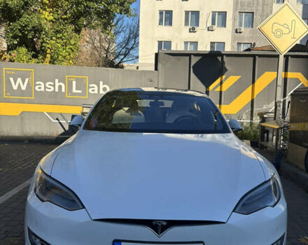 Белый Тесла Модель С, объемом двигателя 0 л и пробегом 85 тыс. км за 29500 $, фото 36 на Automoto.ua