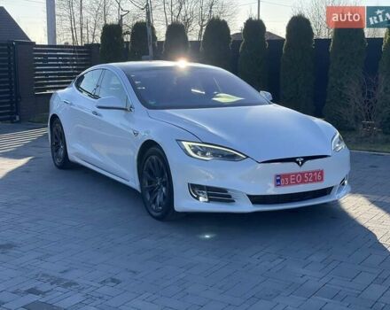 Белый Тесла Модель С, объемом двигателя 0 л и пробегом 135 тыс. км за 28300 $, фото 31 на Automoto.ua
