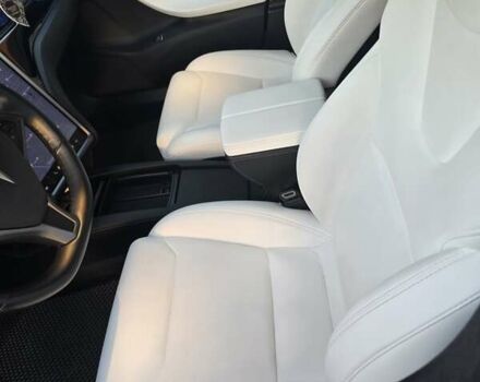 Белый Тесла Модель С, объемом двигателя 0 л и пробегом 76 тыс. км за 30200 $, фото 2 на Automoto.ua